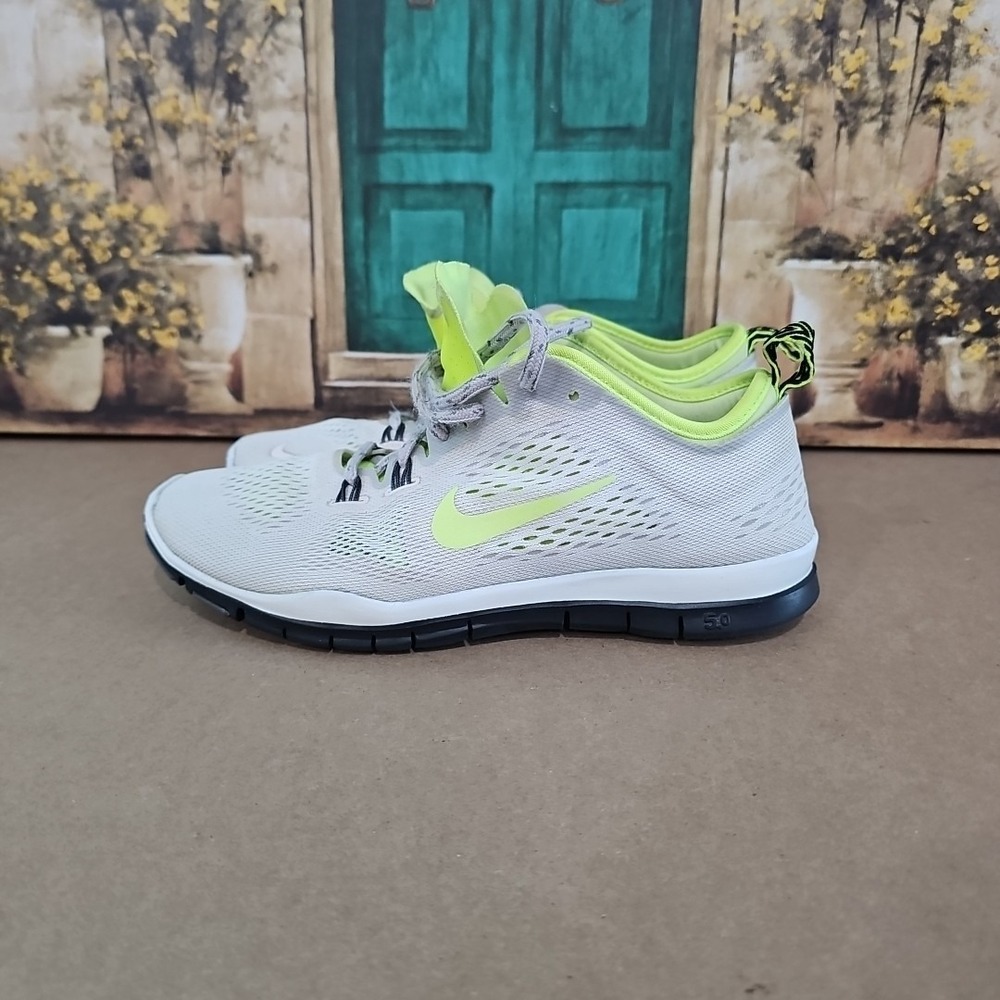 Nike 629496-103 Womens Free 5.0 TR Fit 4 Low Top Running Training Shoes Sneakers